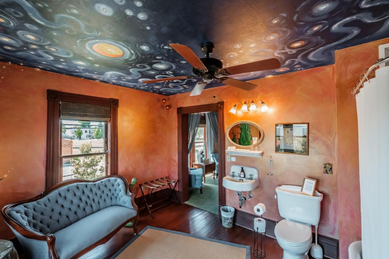 Mamere'S Guest House Monmouth Ngoại thất bức ảnh
