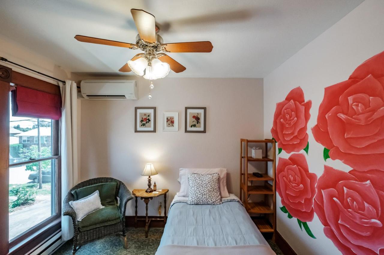 Mamere'S Guest House Monmouth Ngoại thất bức ảnh